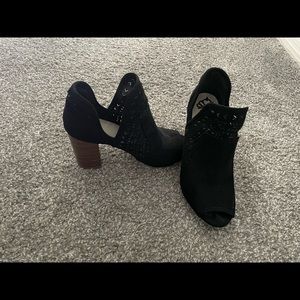 Black suede cute out heels